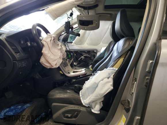 2011 Volvo XC60 3.0T с VIN YV4902DZ4B2154047, выставлен на аукционе Copart как лот 48101785 с пробегом Не указан миль и На запчасти • Non repairable. История ставок и продаж доступна на DreamBid. Изображение 7.