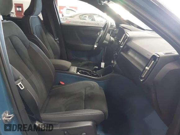 2023 Volvo XC40 Ultimate с VIN YV4ED3UM9P2090415, выставлен на аукционе IAAI как лот 41138900 с пробегом 8 292 миль миль и . История ставок и продаж доступна на DreamBid. Изображение 5.