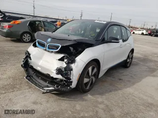 2021 BMW i3 with VIN WBY8P2C0XM7K09697, listed as a Copart auction lot 72103422 with 2,824 mi miles. Bid and sale history available at carsss.com. Image 1.