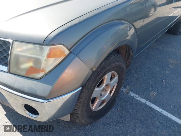 2006 Nissan Frontier SE z VIN 1N6AD07U16C452948, wystawiony jako IAAI lot #42376966 z przebiegiem 228 540 mil mil oraz . Historia ofert i sprzedaży dostępna na DreamBid. Obrazek 6.