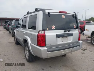 2010 Jeep Commander Sport z VIN 1J4RH4GK3AC108122, wystawiony jako IAAI lot #42173507 z przebiegiem 249 593 mil mil oraz . Historia ofert i sprzedaży dostępna na DreamBid. Obrazek 3.