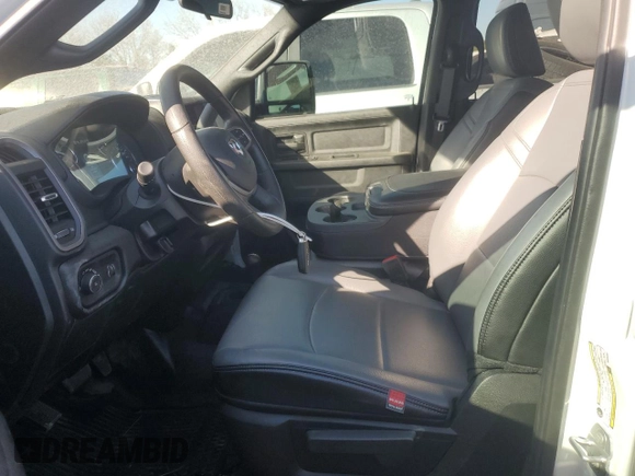 2024 Ram 2500 Tradesman with VIN 3C6UR5HL8RG395452, listed as a Copart auction lot 49342615 with 3,064 mi miles and Salvage title. Bid and sale history available at DreamBid. Image 7.