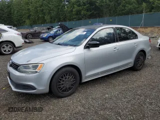 2012 Volkswagen Jetta S с VIN 3VW2K7AJ1CM424725, выставлен на аукционе Copart как лот 61758405 с пробегом 111 522 миль миль и Чистый • Clean title. История ставок и продаж доступна на DreamBid. Изображение 1.
