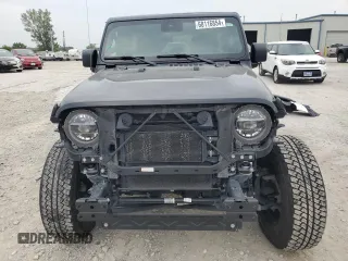 2021 Jeep Wrangler Unlimited Sahara Altitude with VIN 1C4HJXEGXMW671418, listed as a Copart auction lot 68116854 with 38,680 mi miles and Salvage title. Bid and sale history available at DreamBid. Image 5.