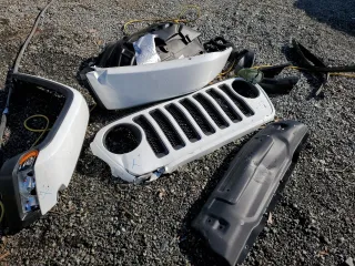 2022 Jeep Wrangler Unlimited Rubicon with VIN 1C4JJXFG2NW125360, listed as a Copart auction lot 76773624 with 22,978 mi miles and Salvage title. Bid and sale history available at DreamBid. Image 13.