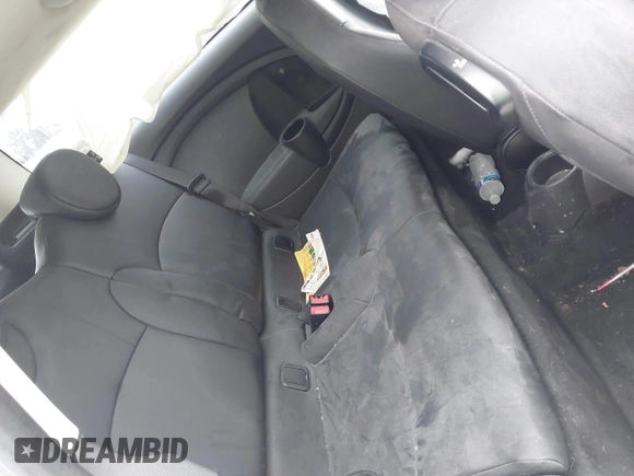 2011 MINI Clubman z VIN WMWZF3C51BTX82001, wystawiony jako IAAI lot #41310574 z przebiegiem 109 520 mil mil oraz . Historia ofert i sprzedaży dostępna na DreamBid. Obrazek 8.