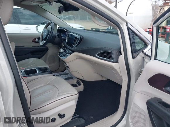 2017 Chrysler Pacifica Limited with VIN 2C4RC1GG6HR592464, listed as a IAAI auction lot 41868991 with 84,071 mi miles and . Bid and sale history available at DreamBid. Image 5.