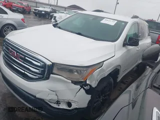2019 GMC Acadia SLT z VIN 1GKKNMLS9KZ173596, wystawiony jako IAAI lot #40823722 z przebiegiem 123 457 mil mil oraz . Historia ofert i sprzedaży dostępna na DreamBid. Obrazek 2.
