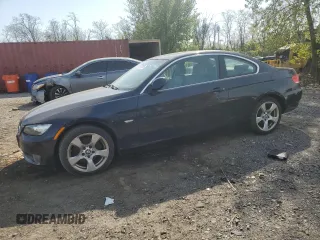 2008 BMW 3 Series 328xi z VIN WBAWC33588PD08806, wystawiony jako Copart lot #53961365 z przebiegiem 86 704 mil mil oraz Czysty tytuł • Clean title. Historia ofert i sprzedaży dostępna na DreamBid. Obrazek 1.