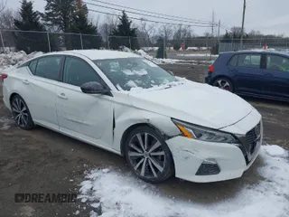2020 Nissan Altima SR z VIN 1N4BL4CV6LC239320, wystawiony jako IAAI lot #41293853 z przebiegiem 95 734 mil mil oraz . Historia ofert i sprzedaży dostępna na DreamBid. Obrazek 1.