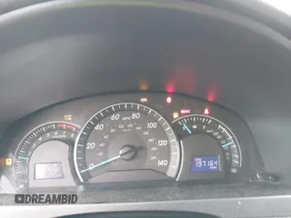 2012 Toyota Camry L z VIN 4T1BF1FKXCU525596, wystawiony jako IAAI lot #42076132 z przebiegiem 197 164 mil mil oraz . Historia ofert i sprzedaży dostępna na DreamBid. Obrazek 7.