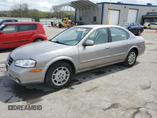 2000 Nissan Maxima GXE z VIN JN1CA31D3YT749482, wystawiony jako Copart lot #51484855 z przebiegiem 186 836 mil mil oraz Nie do naprawy • Non repairable. Historia ofert i sprzedaży dostępna na DreamBid. Obrazek 1.