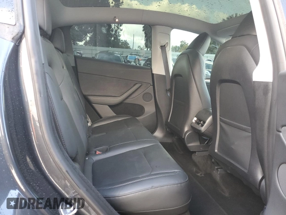2024 Tesla Model Y Long Range z VIN 7SAYGDEE4RA229466, wystawiony jako Copart lot #45163325 z przebiegiem 13 748 mil mil oraz Szkoda całkowita • Salvage title. Historia ofert i sprzedaży dostępna na DreamBid. Obrazek 11.