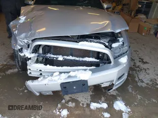 2014 Ford Mustang V6 с VIN 1ZVBP8EM5E5260397, выставлен на аукционе IAAI как лот 41391939 с пробегом 144 035 миль миль и . История ставок и продаж доступна на DreamBid. Изображение 6.
