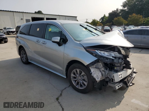 2021 Toyota Sienna LE with VIN 5TDKRKEC4MS047807, listed as a Copart auction lot 70471714 with 63,928 mi miles and Salvage Title. Bid and sale history available at carsss.com. Image 4.