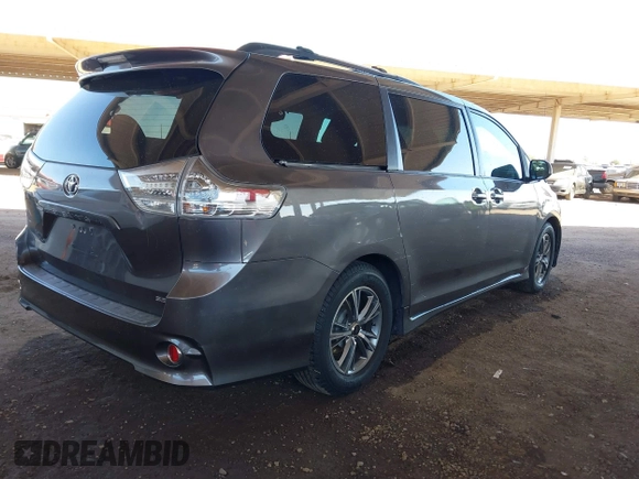 2011 Toyota Sienna SE with VIN 5TDXK3DC6BS113711, listed as a IAAI auction lot 41809910 with 174,746 mi miles. Bid and sale history available at carsss.com. Image 4.