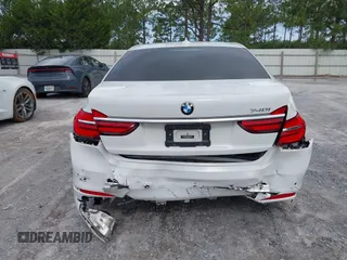 2017 BMW 7 Series 740i z VIN WBA7E2C53HG740273, wystawiony jako IAAI lot #42475769 z przebiegiem Nie podano mil oraz . Historia ofert i sprzedaży dostępna na DreamBid. Obrazek 16.