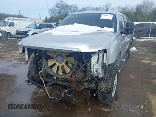 2011 GMC Sierra 2500HD SLT z VIN 1GT121C86BF242488, wystawiony jako IAAI lot #41644211 z przebiegiem 163 233 mil mil oraz . Historia ofert i sprzedaży dostępna na DreamBid. Obrazek 6.