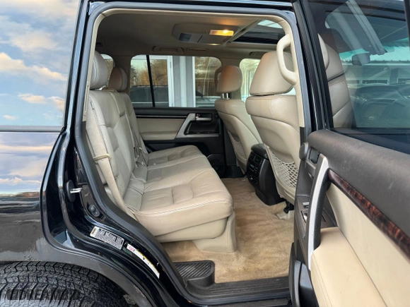 2011 Toyota Land Cruiser with VIN JTMHY7AJ7B4005719, listed as a Copart auction lot 42849355 with 200,266 mi miles and Clean Title. Bid and sale history available at carsss.com. Image 6.