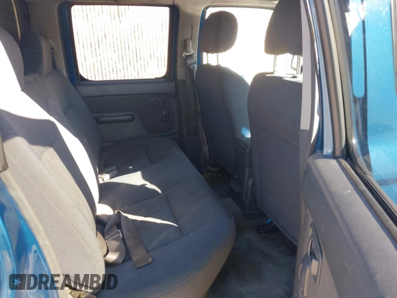2004 Nissan Frontier XE z VIN 1N6ED29Y043438341, wystawiony jako IAAI lot #42383706 z przebiegiem 264 232 mil mil oraz . Historia ofert i sprzedaży dostępna na DreamBid. Obrazek 8.