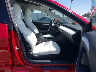 2021 Tesla Model 3 Long Range z VIN 5YJ3E1EB1MF997208, wystawiony jako IAAI lot #41944276 z przebiegiem 110 361 mil mil oraz . Historia ofert i sprzedaży dostępna na DreamBid. Obrazek 5.