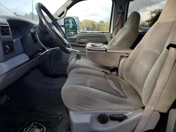 2001 Ford F-350 XL with VIN 1FTWW32F81ED76171, listed as a Copart auction lot 85030524 with 294,338 mi miles and Salvage title. Bid and sale history available at DreamBid. Image 7.