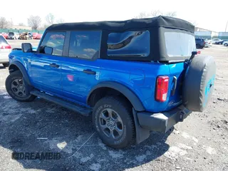 2023 Ford Bronco z VIN 1FMEE5BP1PLA88463, wystawiony jako IAAI lot #41871905 z przebiegiem 36 223 mil mil oraz . Historia ofert i sprzedaży dostępna na DreamBid. Obrazek 3.