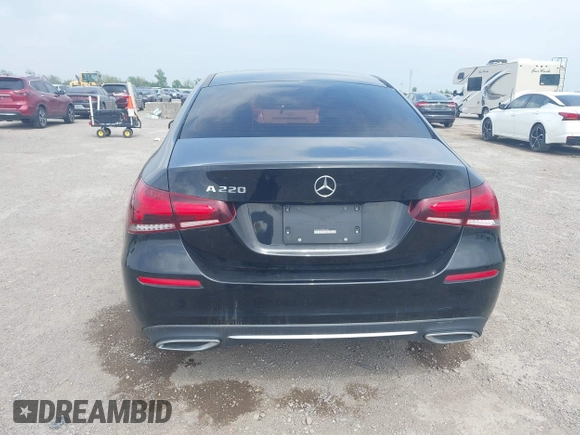2021 Mercedes-Benz A 220 z VIN W1K3G4EB5MJ285990, wystawiony jako IAAI lot #41924555 z przebiegiem 45 187 mil mil oraz . Historia ofert i sprzedaży dostępna na DreamBid. Obrazek 16.