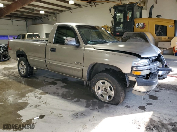 2000 Chevrolet Silverado 1500 LS with VIN 1GCEK14T9YE121960, listed as a Copart auction lot 88673705 with 253,655 mi miles and Salvage Title. Bid and sale history available at carsss.com. Image 4.