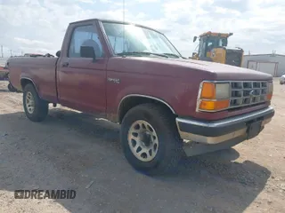 1992 Ford Ranger with VIN 1FTCR10A0NUA56005, listed as a IAAI auction lot 42005067 with 3,439 mi miles. Bid and sale history available at carsss.com. Image 1.