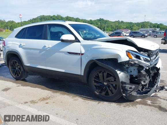 2023 Volkswagen Atlas SE with VIN 1V2WC2CA3PC228213, listed as a IAAI auction lot 42330049 with 21,884 mi miles and . Bid and sale history available at DreamBid. Image 14.