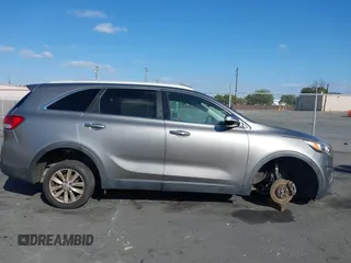 2018 Kia Sorento LX with VIN 5XYPG4A38JG338364, listed as a IAAI auction lot 41555370 with 73,883 mi miles. Bid and sale history available at carsss.com. Image 12.