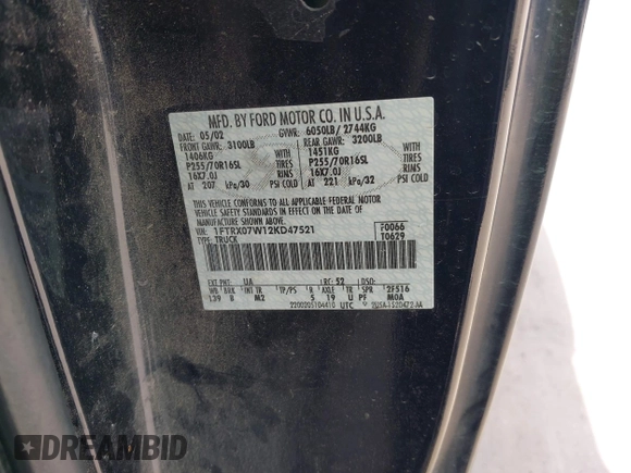 2002 Ford F-150 XL z VIN 1FTRX07W12KD47521, wystawiony jako IAAI lot #42044623 z przebiegiem 334 930 mil mil oraz . Historia ofert i sprzedaży dostępna na DreamBid. Obrazek 9.