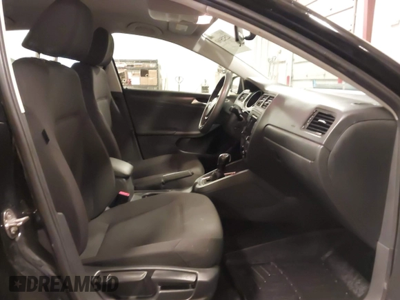 2015 Volkswagen Jetta S with VIN 3VW2K7AJ4FM243087, listed as a IAAI auction lot 42525961 with 118,224 mi miles and . Bid and sale history available at DreamBid. Image 5.