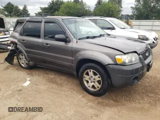 2004 Ford Escape Limited with VIN 1FMCU94144KA37129, listed as a Copart auction lot 64375714 with 181,393 mi miles and Salvage Title. Bid and sale history available at carsss.com. Image 4.