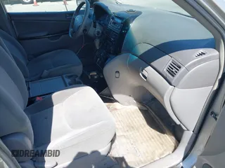 2005 Toyota Sienna CE z VIN 5TDZA23C25S301363, wystawiony jako IAAI lot #42387017 z przebiegiem 184 949 mil mil oraz . Historia ofert i sprzedaży dostępna na DreamBid. Obrazek 5.