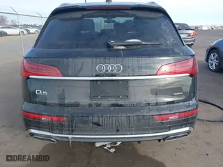 2024 Audi Q5 S line Premium Plus with VIN WA1E2AFY7R2021443, listed as a IAAI auction lot 41534974 with 7,512 mi miles. Bid and sale history available at carsss.com. Image 16.