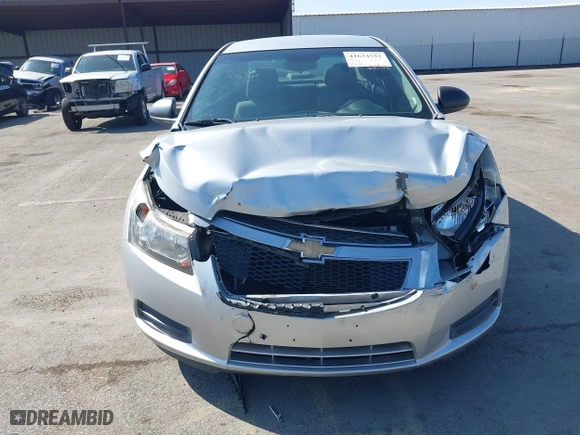 2014 Chevrolet Cruze LS with VIN 1G1PA5SG6E7412949, listed as a IAAI auction lot 41634532 with 109,195 mi miles. Bid and sale history available at carsss.com. Image 6.