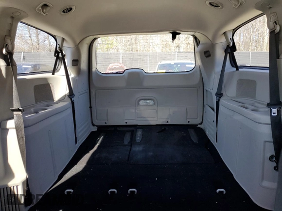 2013 Dodge Grand Caravan SXT with VIN 2C4RDGCG5DR635014, listed as a Copart auction lot 49552925 with 194,929 mi miles and Clean Title. Bid and sale history available at DreamBid. Image 10.