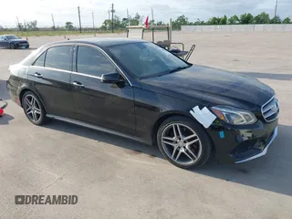 2016 Mercedes-Benz E 350 Sport z VIN WDDHF5KB4GB231551, wystawiony jako IAAI lot #42039968 z przebiegiem 122 658 mil mil oraz . Historia ofert i sprzedaży dostępna na DreamBid. Obrazek 1.