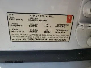 2020 Tesla Model S Performance z VIN 5YJSA1E44LF364189, wystawiony jako Copart lot #46700235 z przebiegiem 52 429 mil mil oraz Szkoda całkowita • Salvage title. Historia ofert i sprzedaży dostępna na DreamBid. Obrazek 12.