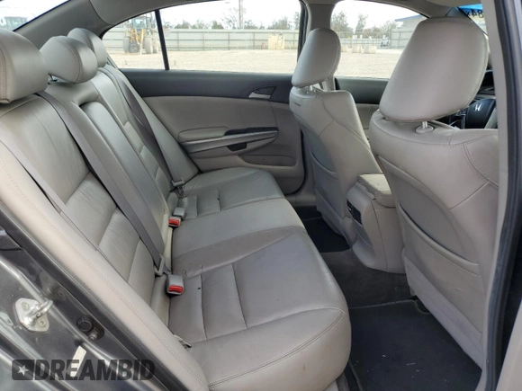 2010 Honda Accord EX-L z VIN 1HGCP3F86AA000301, wystawiony jako Copart lot #84867284 z przebiegiem Nie podano mil oraz Szkoda całkowita • Salvage title. Historia ofert i sprzedaży dostępna na DreamBid. Obrazek 10.