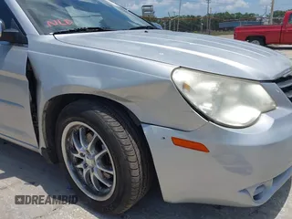 2008 Chrysler Sebring LX z VIN 1C3LC45K48N674192, wystawiony jako IAAI lot #42330236 z przebiegiem 79 506 mil mil oraz . Historia ofert i sprzedaży dostępna na DreamBid. Obrazek 6.
