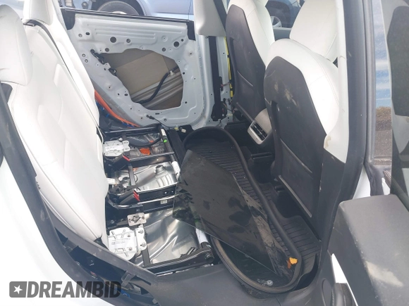 2021 Tesla Model Y Long Range with VIN 5YJYGDEE2MF074246, listed as a IAAI auction lot 40456971 with 94,527 mi miles. Bid and sale history available at carsss.com. Image 8.