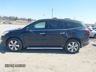 2011 Chevrolet Traverse 1LT z VIN 1GNKRGEDXBJ413826, wystawiony jako IAAI lot #41774666 z przebiegiem 190 483 mil mil oraz . Historia ofert i sprzedaży dostępna na DreamBid. Obrazek 14.