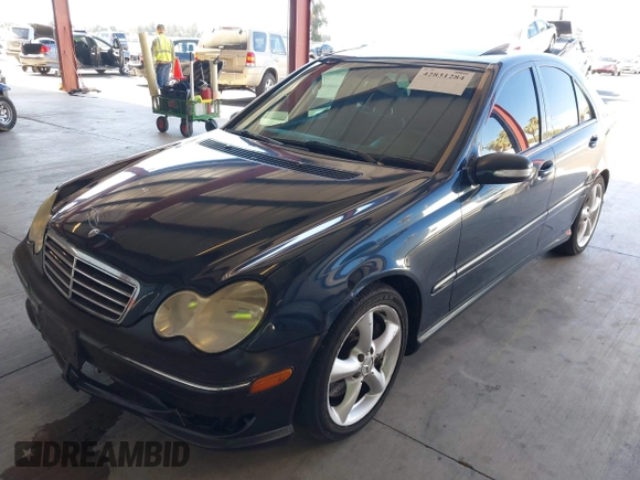 2005 Mercedes-Benz C 230 Kompressor с VIN WDBRF40J55F651844, выставлен на аукционе IAAI как лот 42831284 с пробегом 163 479 миль миль и . История ставок и продаж доступна на DreamBid. Изображение 2.