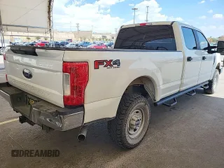 2019 Ford F-250 XL with VIN 1FT7W2B65KEE40165, listed as a IAAI auction lot 42727924 with 182,010 mi miles and . Bid and sale history available at DreamBid. Image 33.