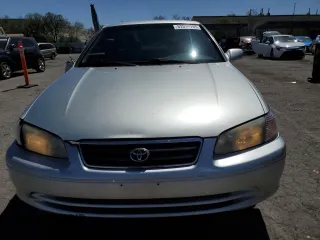 2000 Toyota Camry CE with VIN JT2BG22KXY0492183, listed as a Copart auction lot 52596705 with 181,840 mi miles and Salvage Title. Bid and sale history available at carsss.com. Image 5.