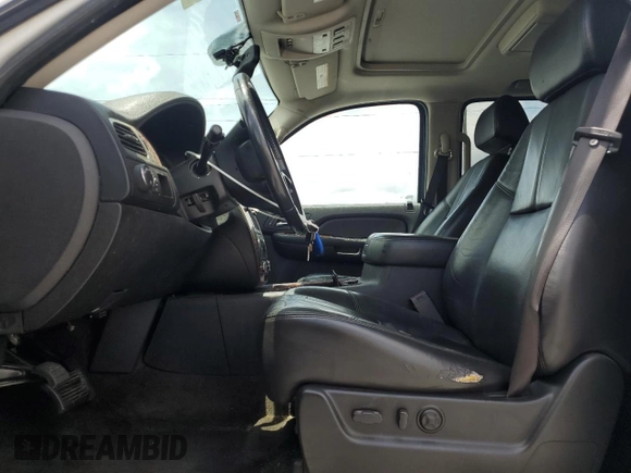 2008 Chevrolet Suburban LTZ with VIN 1GNFC16J18R119052, listed as a Copart auction lot 58657595 with 380,363 mi miles and Clean title. Bid and sale history available at DreamBid. Image 7.