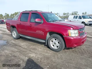 2007 Chevrolet Avalanche LTZ with VIN 3GNFK12377G151867, listed as a IAAI auction lot 41388868 with 229,903 mi miles. Bid and sale history available at carsss.com. Image 1.